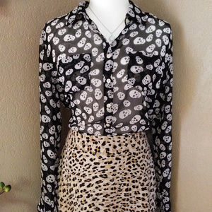 Aeropostale black & white skull print blouse XL